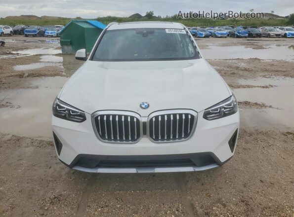 5UX43DP00R9W78051 2024 BMW X3 White Front view