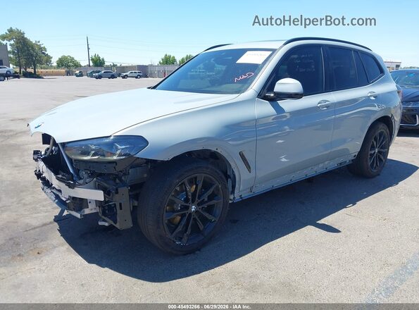 5UX43DP02R9W40093 2024 BMW X3 Gray Առջևի ձախ երեք քառորդ տեսարան