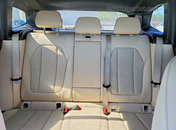 5UX43DP03N9L74996 2022 BMW X3 Black Rear seats view