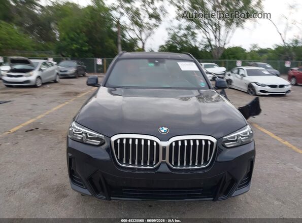 5UX43DP04R9W24249 2024 BMW X3 Black Vista interior trasera