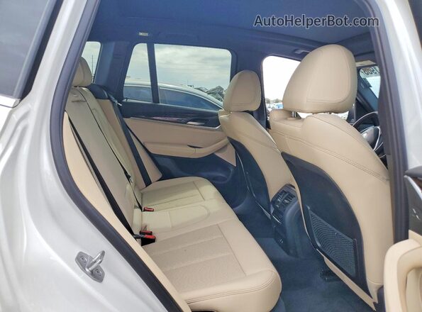 5UX43DP05P9N75575 2023 BMW X3 White უკანა სალონის ხედი