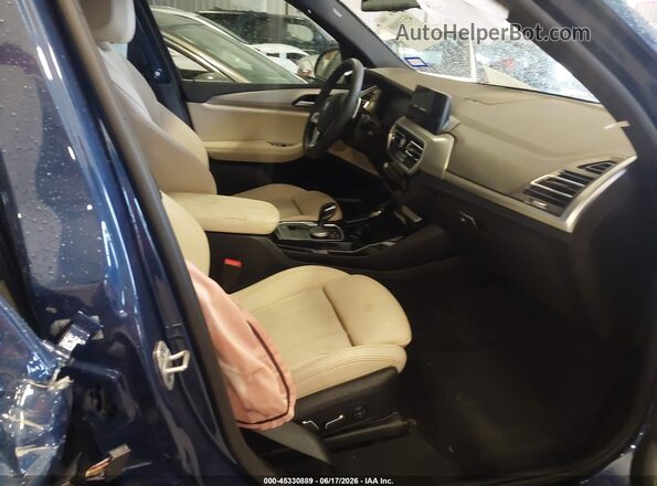 5UX43DP05R9V12527 2024 BMW X3 Синий Вид салона спереди
