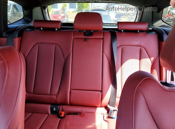 5UX43DP06N9K92180 2022 BMW X3 White Widok tylnych siedzeń
