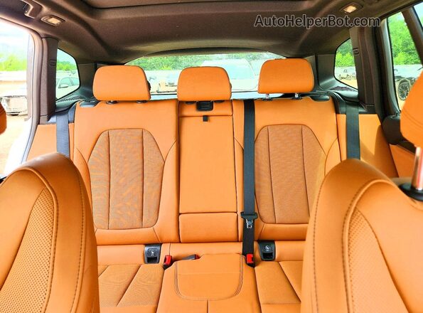 5UX43DP08N9K41084 2022 BMW X3 Белый Вид задних сидений