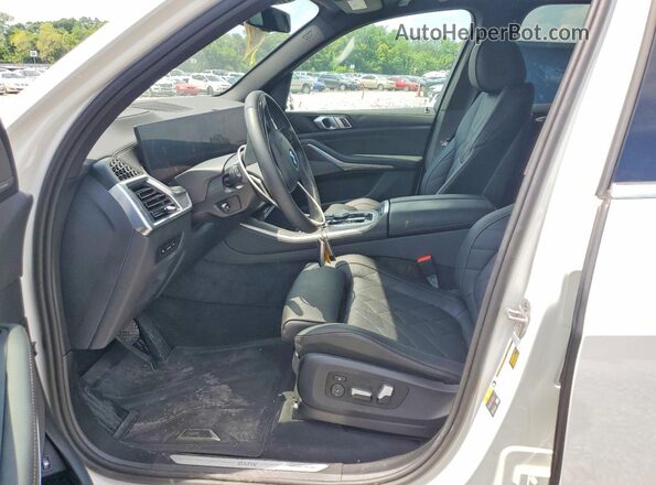 5UX43EU00S9X36658 2025 BMW X5 White წინა სალონის ხედი
