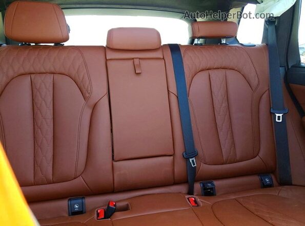 5UX43EU02S9Y89333 2025 BMW X5 Gray Rear seats view