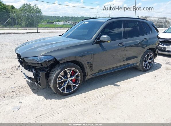 5UX43EU03S9Y07321 2025 BMW X5 Gray წინა მარცხენა ხედი სამი მეოთხედიდან