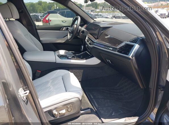 5UX43EU03S9Y07321 2025 BMW X5 Gray წინა სალონის ხედი