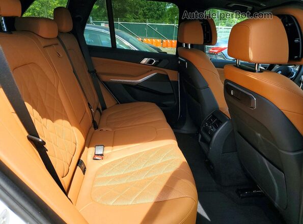 5UX43EU05R9U15631 2024 BMW X5 White Rear seats view
