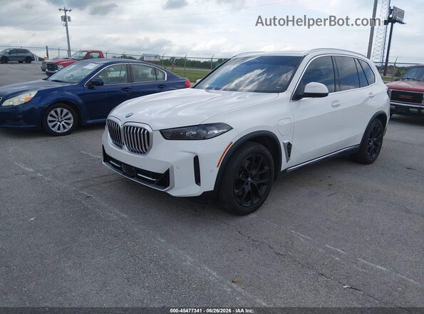 5UX43EU0XR9T14665 2024 BMW X5 White წინა მარცხენა ხედი სამი მეოთხედიდან