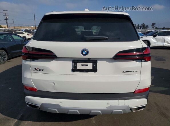 5UX43EU0XS9Y04268 2025 BMW X5 White Հետևի տեսք