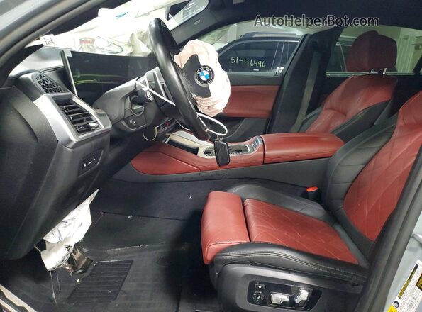 5UX43EX04R9T77479 2024 BMW X6 Gray წინა სალონის ხედი