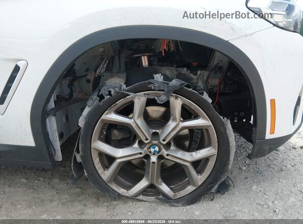 5UX53DP01N9L25672 2022 BMW X3 White Դիմացի տեսք