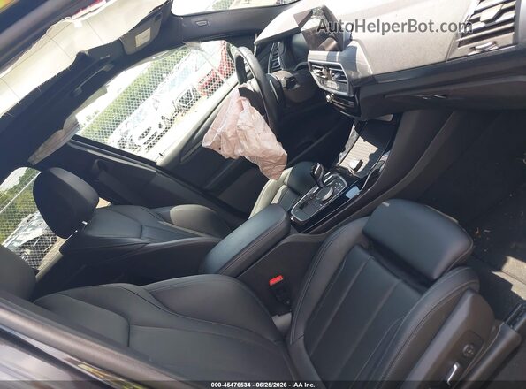 5UX53DP01R9U27267 2024 BMW X3 Серый Вид салона спереди