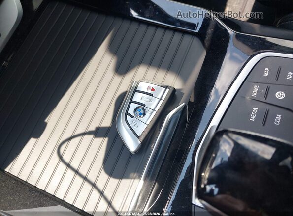 5UX53DP01R9U27267 2024 BMW X3 Серый Вид панели приборов