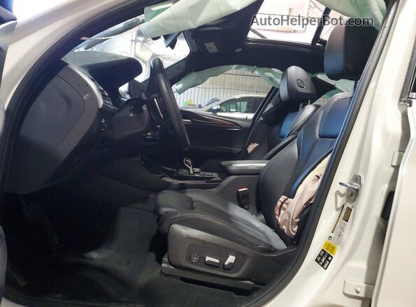 5UX53DP02P9R81771 2023 BMW X3 White Front interior view