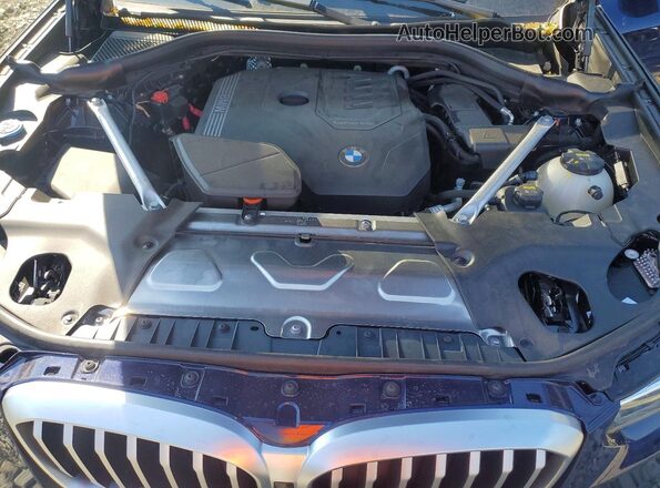 5UX53DP04N9M86694 2022 BMW X3 Blue Widok komory silnika