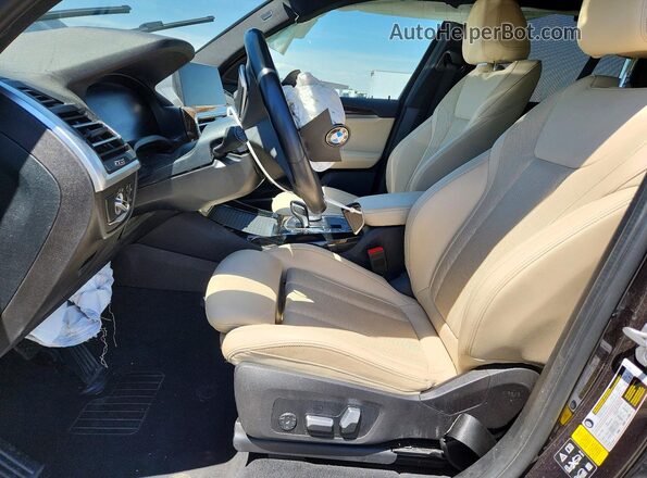 5UX53DP04P9R98507 2023 BMW X3 Gray Front interior view