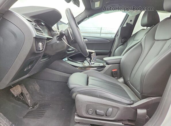 5UX53DP06R9X09601 2024 BMW X3 White Вид салону спереду