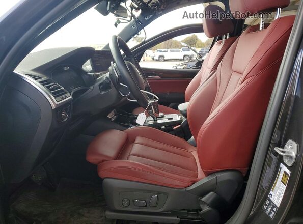 5UX53DP07R9W09541 2024 BMW X3 Gray Front interior view