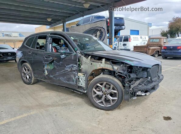 5UX53DP07R9W09541 2024 BMW X3 Gray Front right