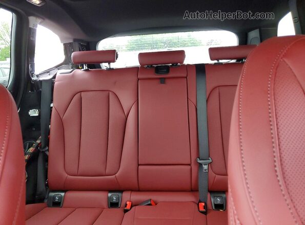 5UX53DP07R9X12572 2024 BMW X3 Black Հետևի նստատեղերի տեսք