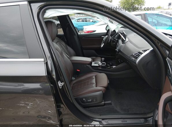 5UX53DP07R9X46236 2024 BMW X3 Серый Вид салона спереди