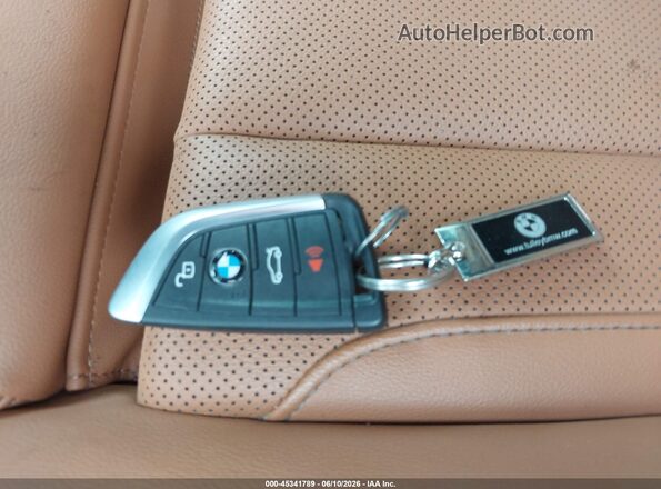 5UX53DP08N9N13556 2022 BMW X3 Синий Вид панели приборов