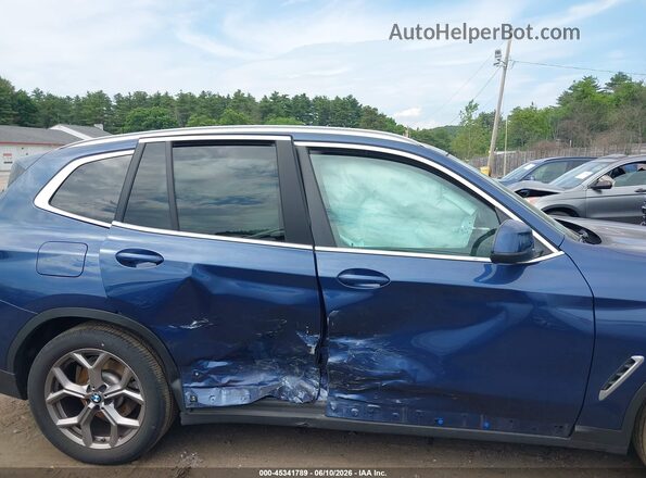 5UX53DP08N9N13556 2022 BMW X3 Синий Панорамный вид салона 360°