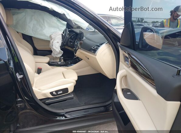 5UX53DP0XN9L80086 2022 BMW X3 Black Вид салону спереду