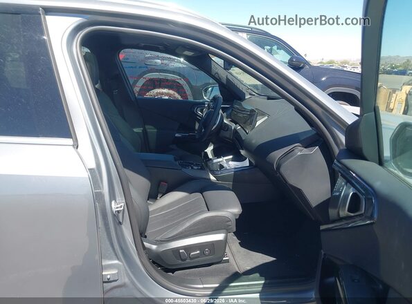 5UX53GP04T9219229 2026 BMW X3 Gray Front interior view