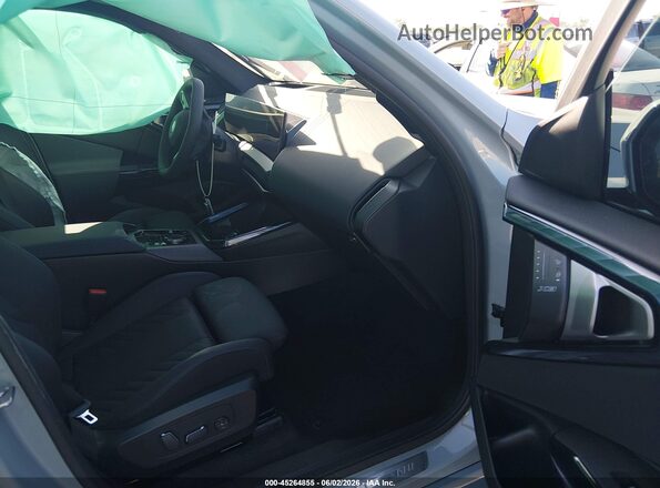 5UX53GP07T9438699 2026 BMW X3 Gray Widok wnętrza z przodu