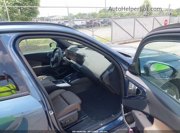 5UX53GP08S9Z53015 2025 BMW X3 Blue Front interior view