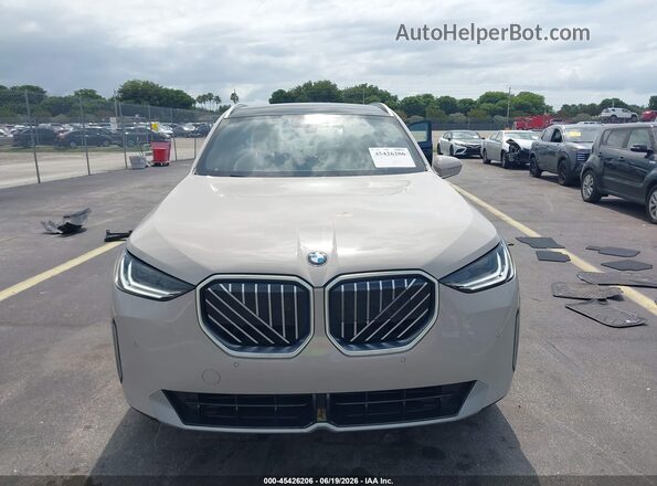 5UX53GP09S9032728 2025 BMW X3 Бежевый Вид задней части салона