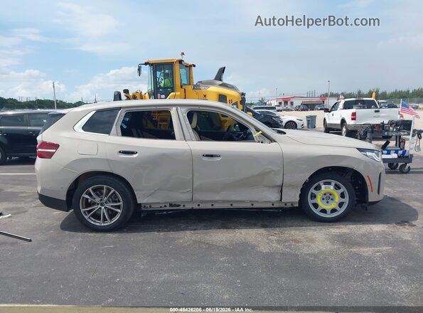 5UX53GP09S9032728 2025 BMW X3 Бежевый Панорамный вид салона 360°