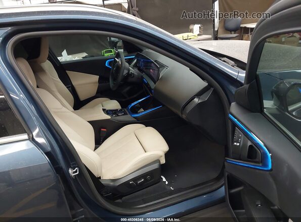 5UX53GP0XS9Y33376 2025 BMW X3 Blue Front interior view