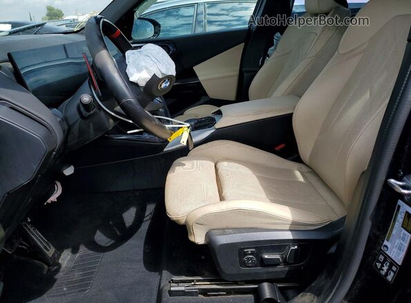 5UX73GP07S9Y12736 2025 BMW X3 Blue Front interior view