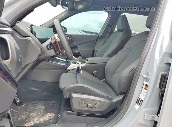 5UX73GP0XT9270999 2026 BMW X3 Gray Front interior view
