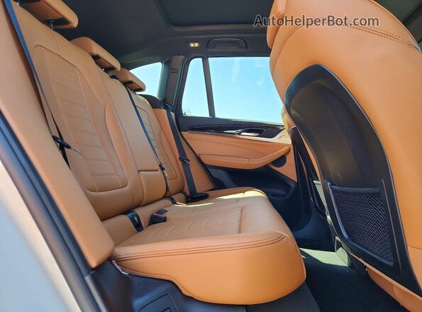 5UX83DP06N9J72316 2022 BMW X3 Белый Вид задней части салона
