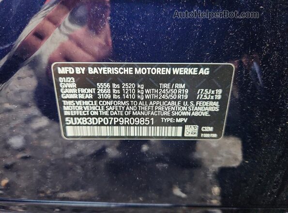 5UX83DP07P9R09851 2023 BMW X3 Blue VIN կոդի պիտակի տեսք