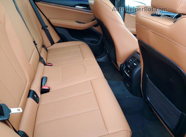 5UX83DP08N9J90896 2022 BMW X3 Blue Widok wnętrza z tyłu