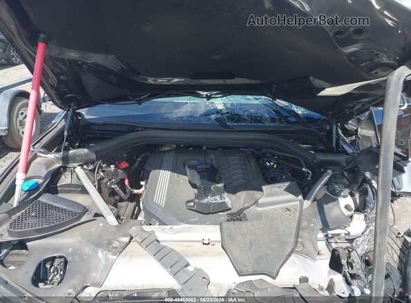 5UX83DP08R9U09264 2024 BMW X3 Gray Вид ззаду