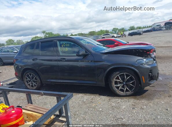 5UX83DP08R9U09264 2024 BMW X3 Gray Вид задньої частини салону