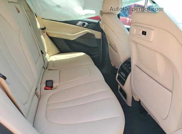 5UXCR4C00LLW65066 2020 BMW X5 White Вид задньої частини салону