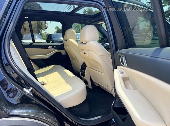 5UXCR4C01M9D94830 2021 BMW X5 Black Հետևի տեսք