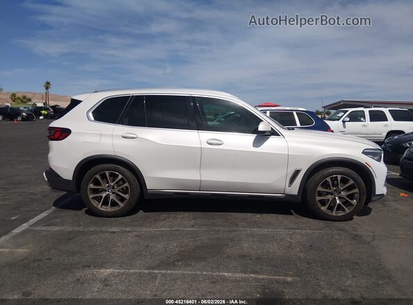 5UXCR4C07P9S00660 2023 BMW X5 White Rear interior view
