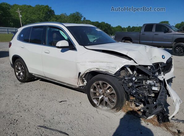 5UXCR4C08P9P47582 2023 BMW X5 White Front right