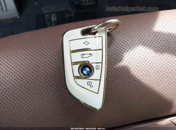 5UXCR4C09LLW63610 2020 BMW X5 White Dashboard view