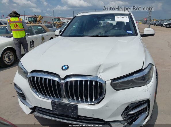 5UXCR4C09LLW63610 2020 BMW X5 White Instrument cluster view