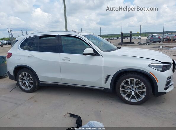 5UXCR4C09LLW63610 2020 BMW X5 White Rear interior view